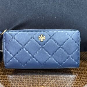 Tory Burch Navy Quilted Wallet